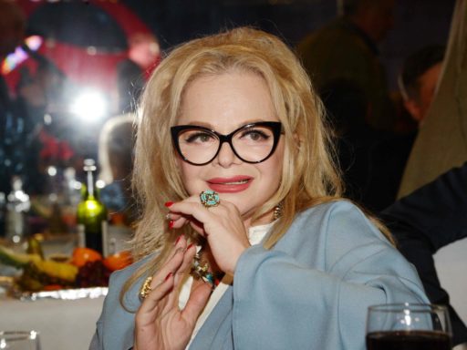 Баулы, коробки, узелки: Долина начала масштабный переезд из квартиры Лурье