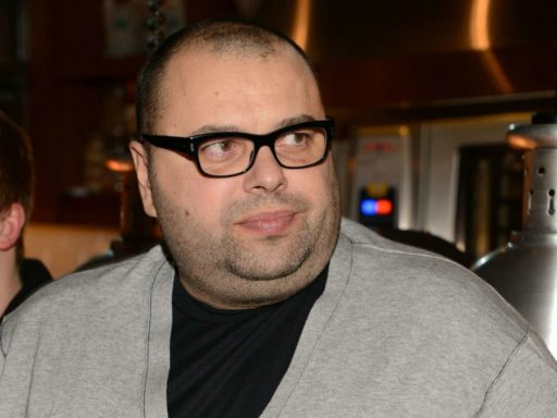 Максим Фадеев стал жертвой мошенников