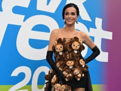 «Мне, может, подать в суд на Ларису Долину?!» Слава расплакалась из-за трудностей с продажей квартиры