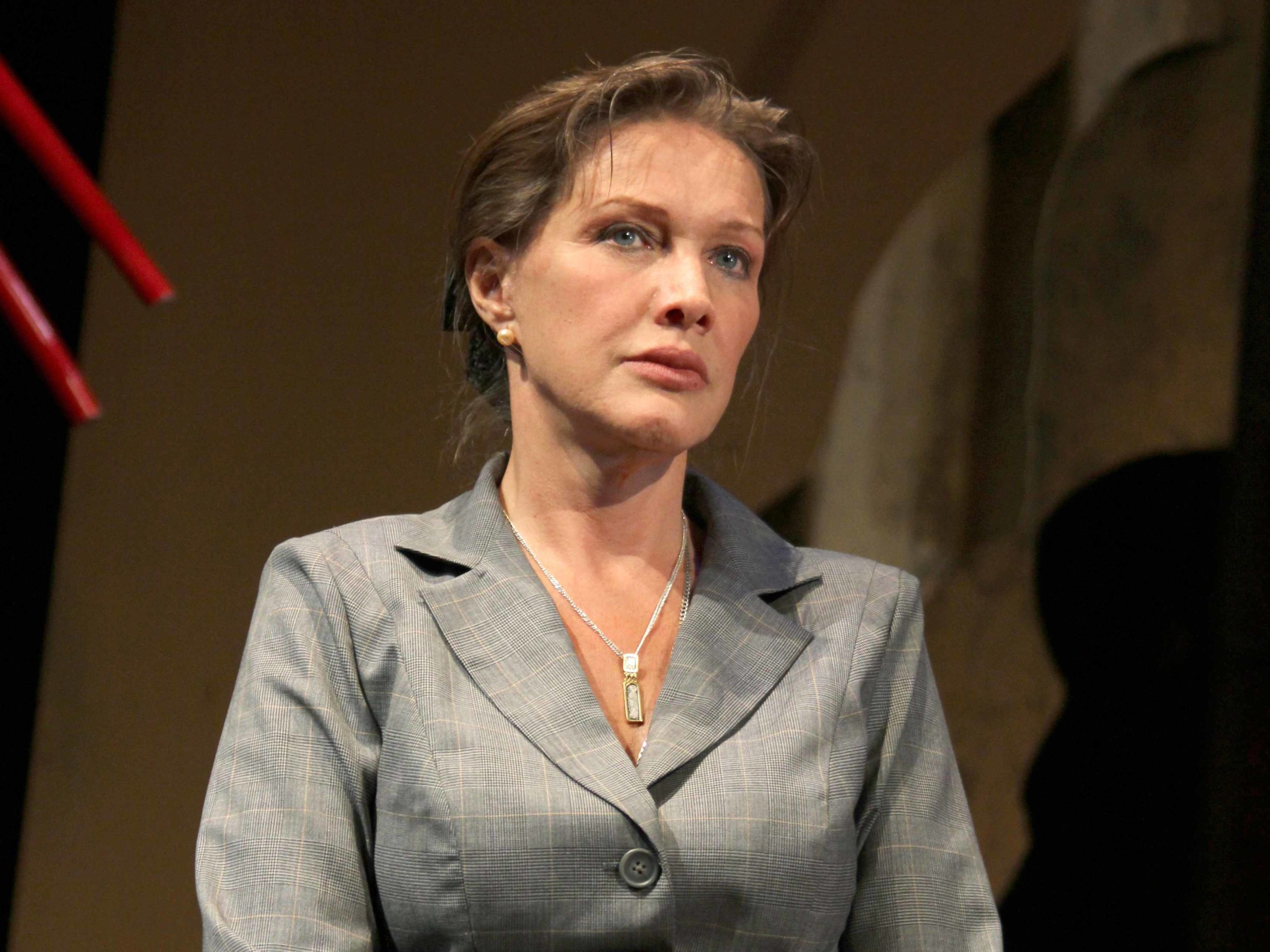 «Детей подменяют, родителей обманывают»: Елена Проклова не верит в смерть новорожденного сына