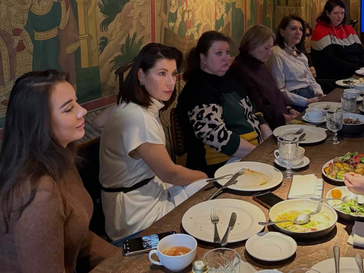 «Не дарите цветы, передайте корм»: Екатерина Волкова стала гостем пресс-завтрака AlphaPet