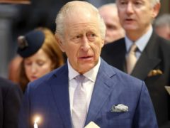 Покрасневшие глаза, восковая бледность и поредевшие волосы: что происходит с Карлом III после почти двух лет борьбы с раком