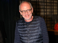 «Прикидывается молодым?»: женившийся на юной красотке Гордон устроил странное шоу на публике