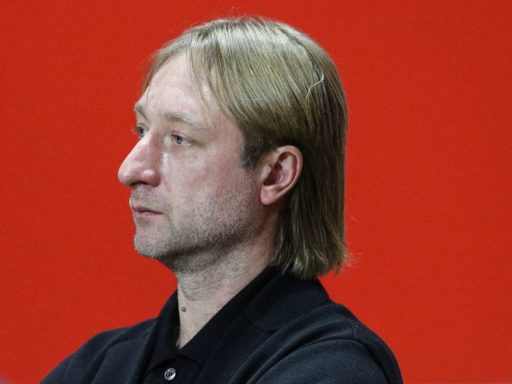 Продолжение главного скандала года в фигурке: как мама Лены Костылевой орала под дверью раздевалки Евгения Плющенко