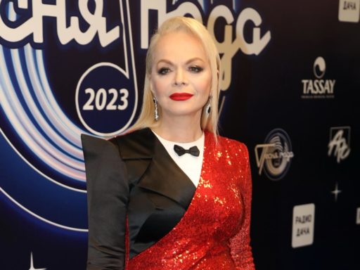 «Верни деньги, вся страна тебе хором говорит!»: покупательница квартиры Долиной отвергла «кабальное» предложение певицы