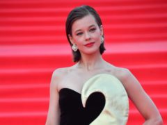 Беременная вторым ребенком Шпица вывела в свет 13-летнего сына от каскадера