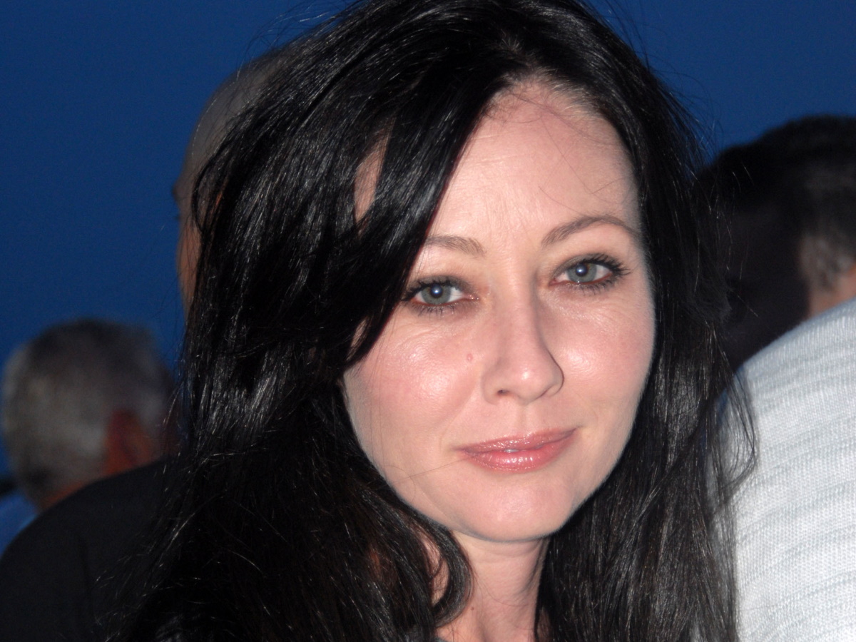 Экс-муж, изменявший умирающей от рака звезде «Зачарованных» Шеннен Доэрти, пытается оспорить развод из-за наследства