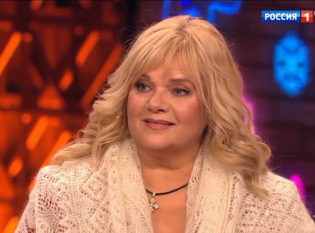 Едва не расплакалась у Малахова: как сейчас выглядит исполнительница хита «Белая черемуха» Марина Журавлева