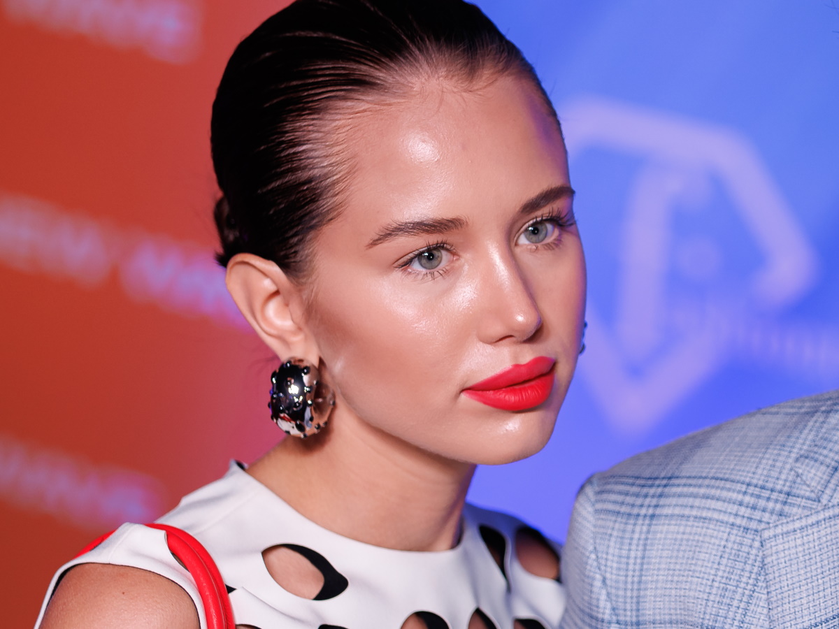 «Из роддома меня забирал»: вот кому на шею уселась Киба после расставания с Лепсом