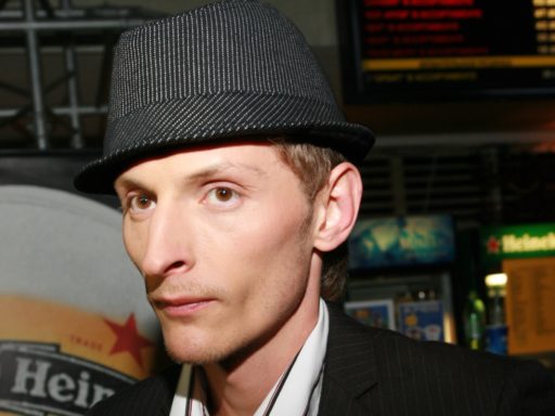 «Извинись, пензенский дрыщ»: Павла Волю втоптали в грязь после глупой шутки над мировой знаменитостью