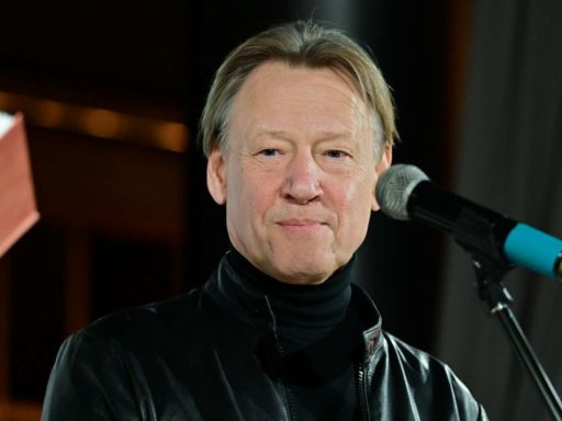 «Лет мне уже много, всего и не упомнишь»: с кем крутил любовь Дмитрий Харатьян