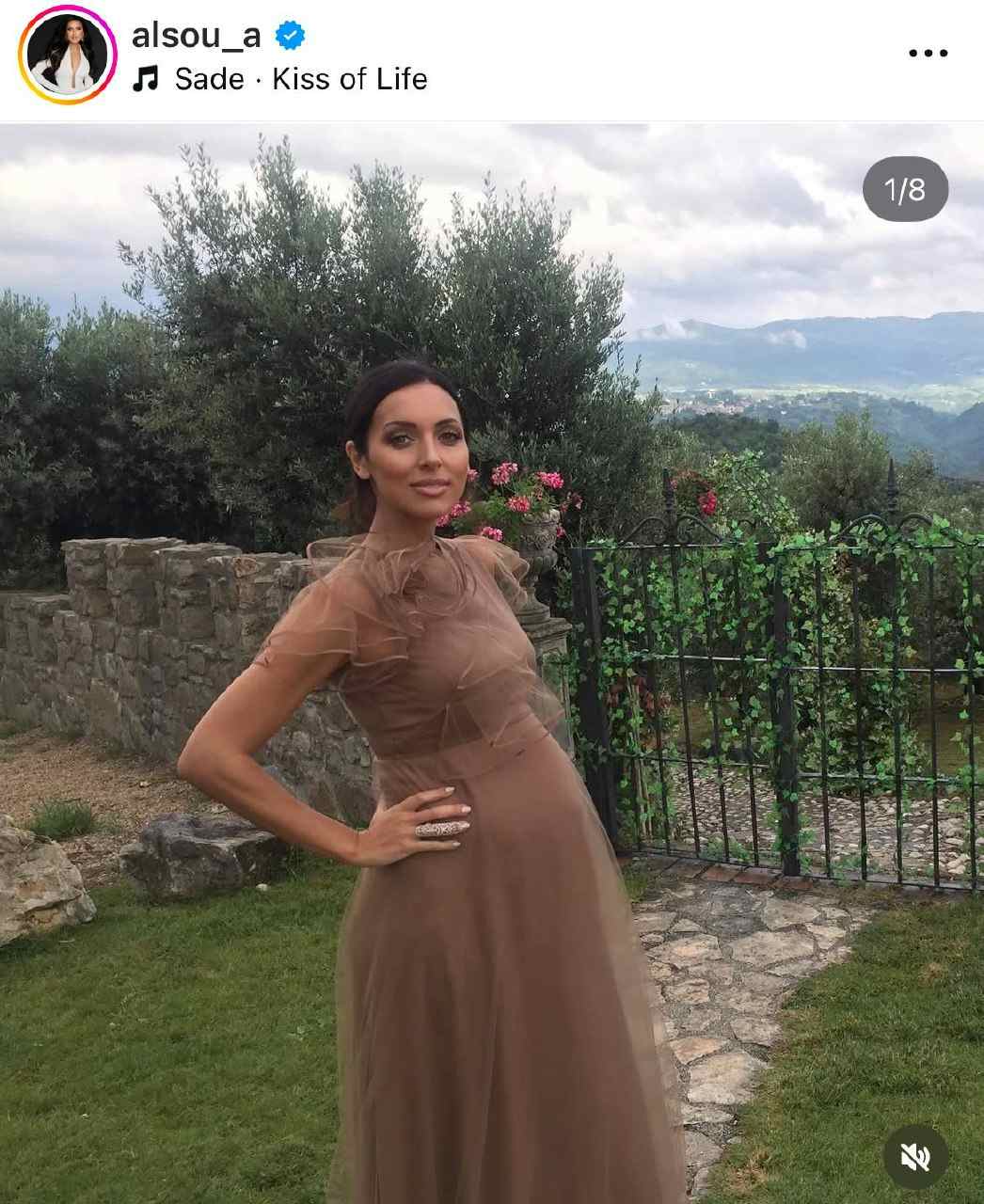 «Материнского и личного вам счастья»: появились фото беременной Алсу