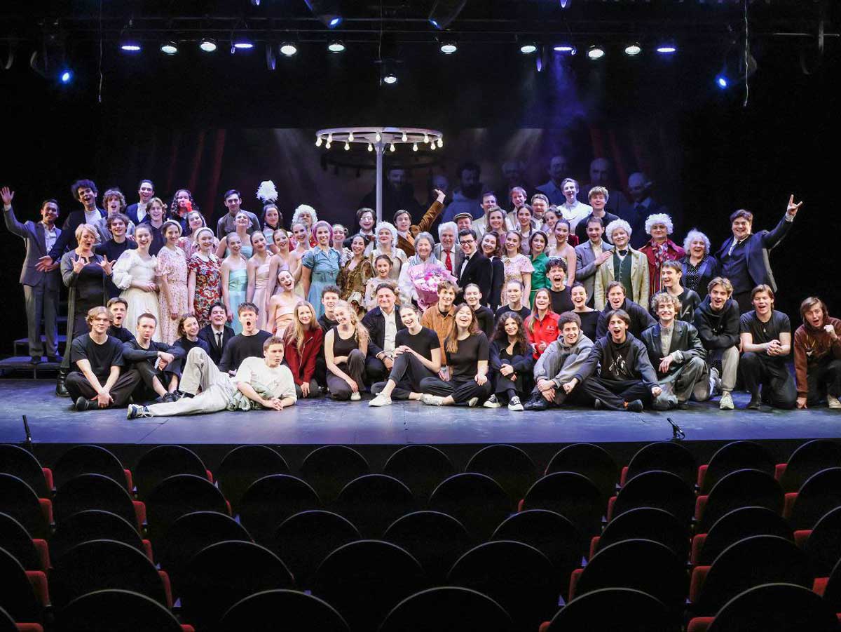 Московский театр отпраздновал день рождения. И гостями были его наследники