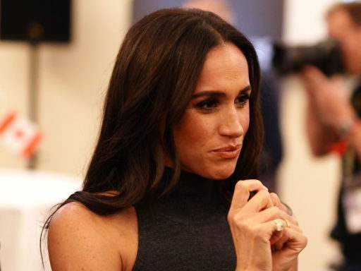 «Насмешка, которую все пропустили»: Меган Маркл объявила войну родной матери?