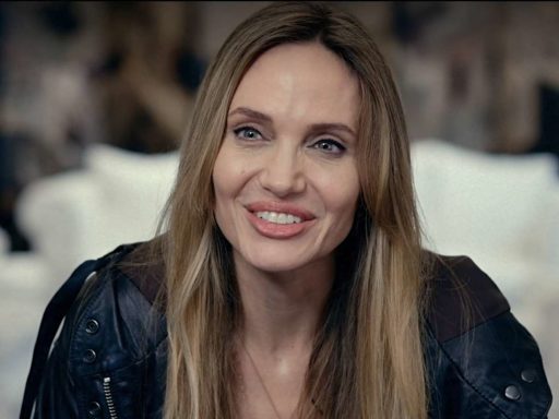 «Не купается в деньгах»: Анджелина Джоли стремительно распродает имущество