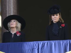 «Они едва могут находиться в одной комнате»: человек из королевского окружения рассказал о напряжении между королей Камиллой и Кейт Миддлтон