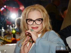 Смеялась, потягивая коктейль: новость о принудительном выселении из квартиры Лурье позабавила Долину