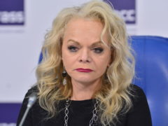 Вместо гонорара скромная неустойка: заявлено о бедственном положении Долиной