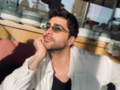 Звезду «Клюквенного щербета» Догукана Гюнгера и актрису из «Великолепного века» Эзги Эйюбоглу задержали по делу о веществах и проституции