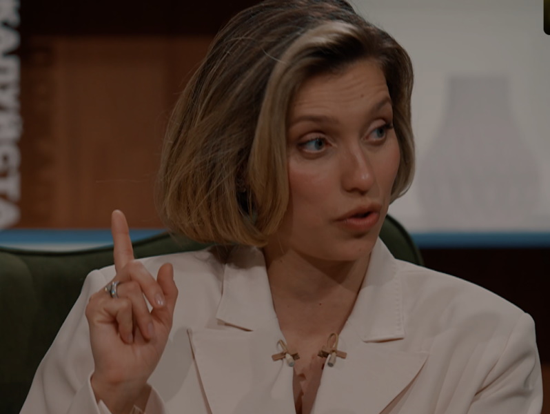  «Тупая курица»: народ в шоке от Тодоренко, которая едва не убила человека