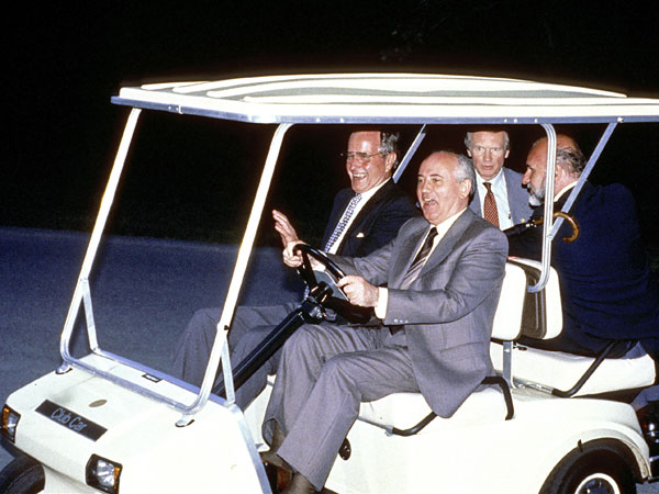 Джордж Буш-старший и Михаил Горбачев