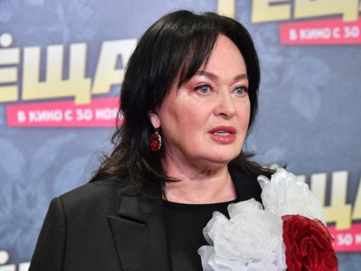 «Дура»: неудачно скрывшая лишний вес Лариса Гузеева устроила отлуп критикам