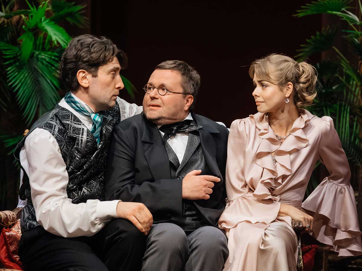 Его интересуют только деньги