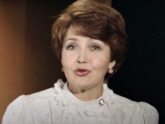 Лицо опухло от слез: единственный сын не отходил от гроба Светланы Жильцовой