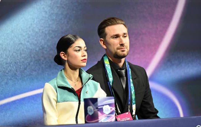 «Мерзко, уходи со льда»: мама Лены Костылевой напала на Аделию Петросян из-за провала на Олимпиаде