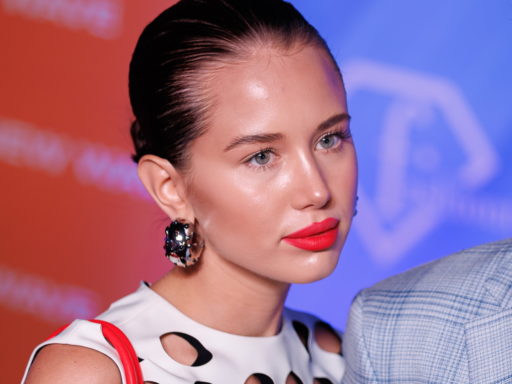 «На этот раз - настоящая страсть»: почему бывшую невесту Лепса заподозрили в романе с сыном Дубцовой