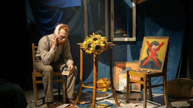 «Ни в какие рамки»: обновленная выставка говорящих картин