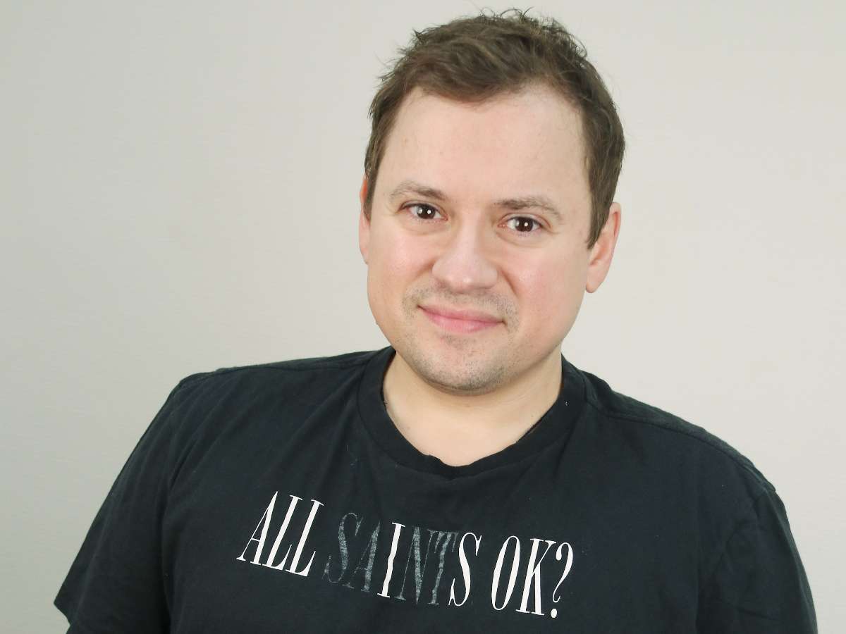 «Ноги не ходят»: Андрей Гайдулян из сериала «СашаТаня» попал в больницу