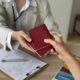 В Migranteu разъяснили, законно ли иметь второе гражданство