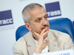 «Я считаю его безобразным человеком»: как артисты отреагировали на уход Богомолова из Школы-студии МХАТ