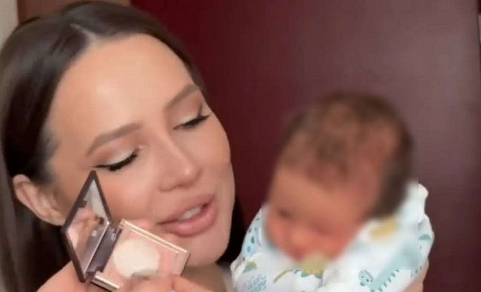 Улыбается и не расстается с малышом: как прошла выписка онкобольной Лерчек из роддома