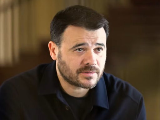 70-летний отец Эмина Агаларова развелся с женой и сводил в ЗАГС 27-летнюю возлюбленную