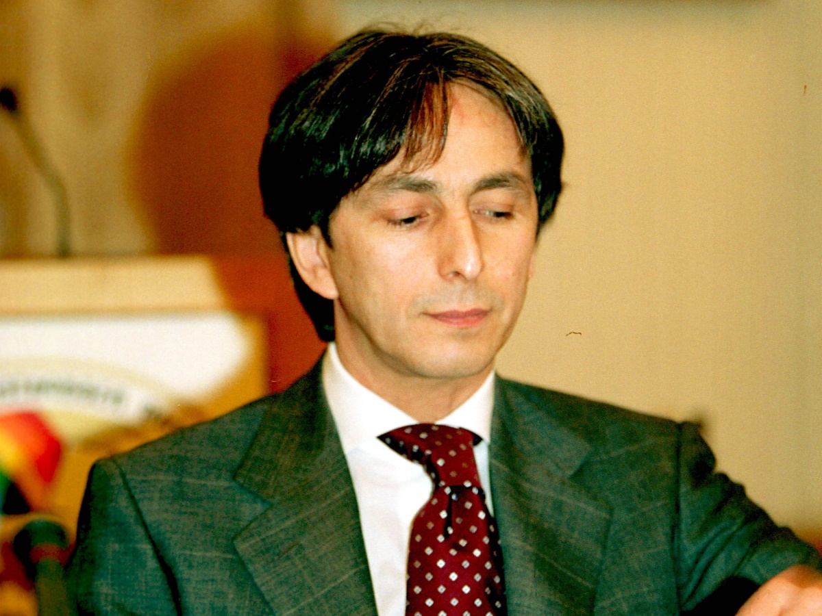 Бездомная дочь Умара Джабраилова ищет деньги, чтобы приехать на похороны отца