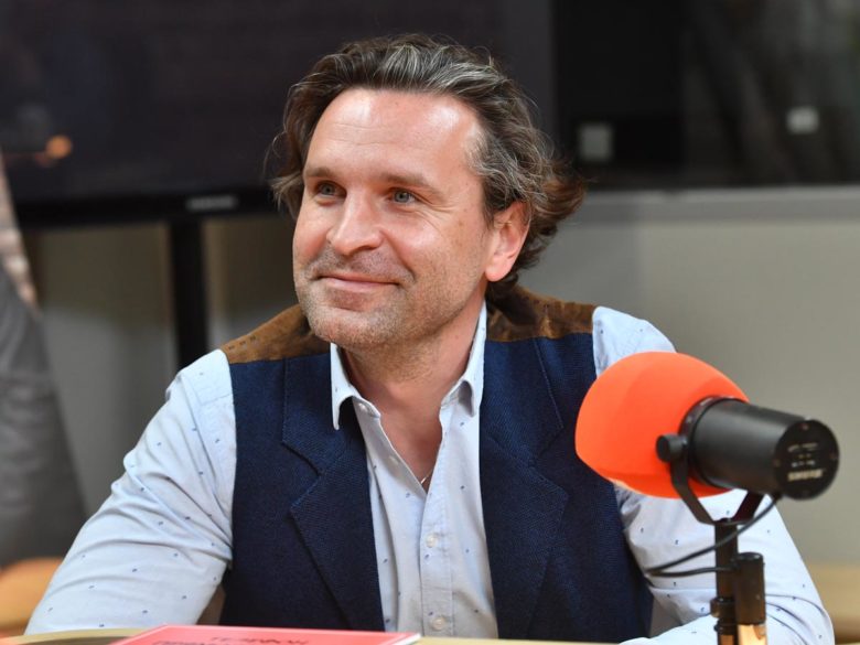 Бил и брюзжал: как Виктор Добронравов едва самого близкого человека не потерял