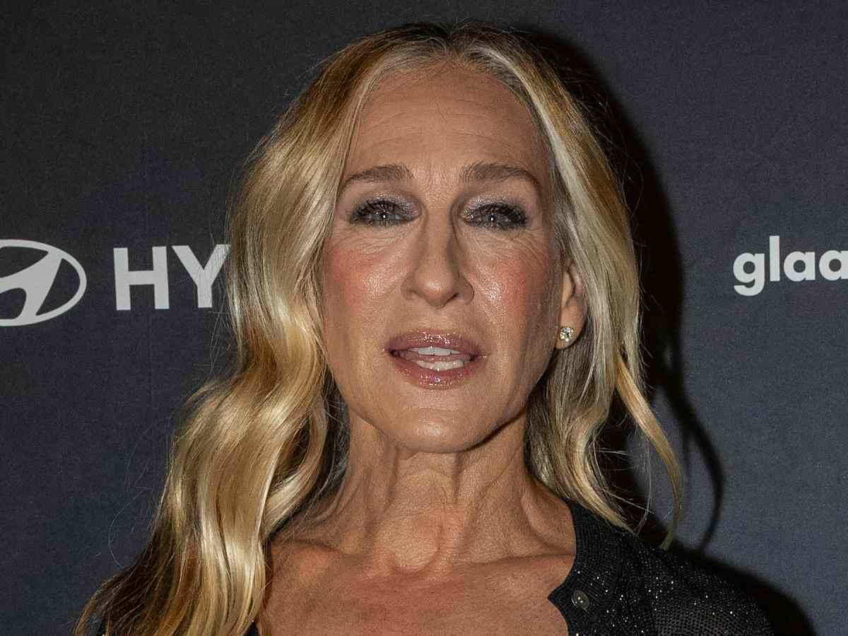 «Должна извиниться за то, что встречалась с ним»: чем обернулся страстный роман Сары Джессики Паркер с Джоном Кеннеди-младшим