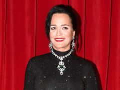 «Это вызов Волочковой с елочкой?» Певица Слава справила нужду в прямом эфире