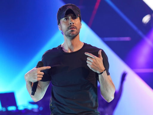 «Как подросли малыши»: Энрике Иглесиас опубликовал редкое фото Анны Курниковой с детьми