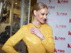 «Лучше с мамой помирилась бы!»: красующуюся на шесте Ходченкову раскритиковали за скверный характер