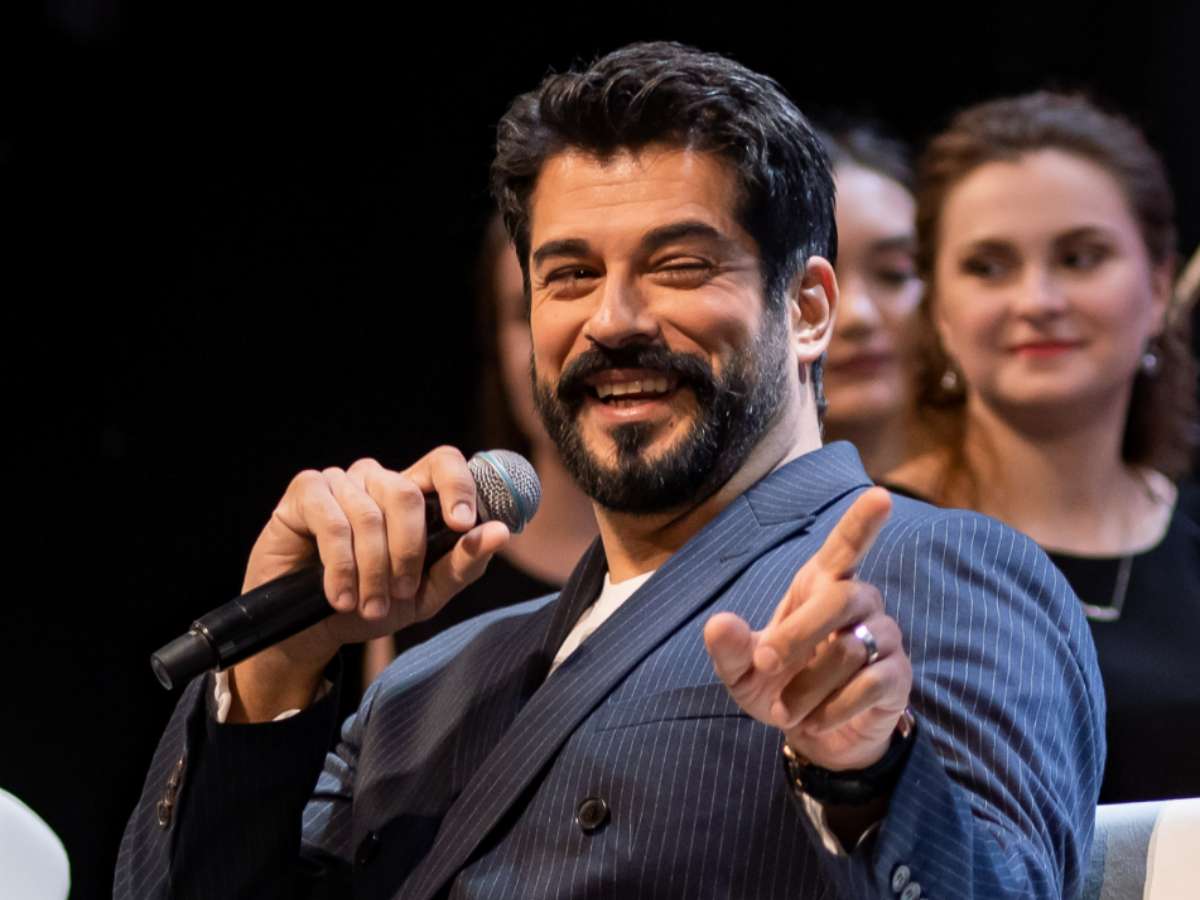 «Очень ценно находится здесь»: Бурак Озчивит учит русский и мечтает работать в российском кино