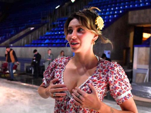 Отказавшаяся от декрета ради денег Тодоренко лежит пластом