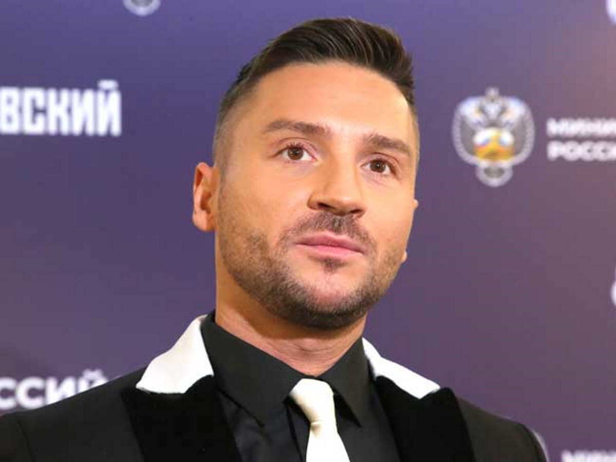 «Я не верю в безоблачную любовь»: почему звездный холостяк Сергей Лазарев сторонится женщин