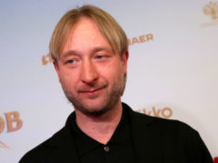 «Я тебе звоню, а ты не отвечаешь!» Взрослый сын Плющенко безуспешно ищет с ним встреч