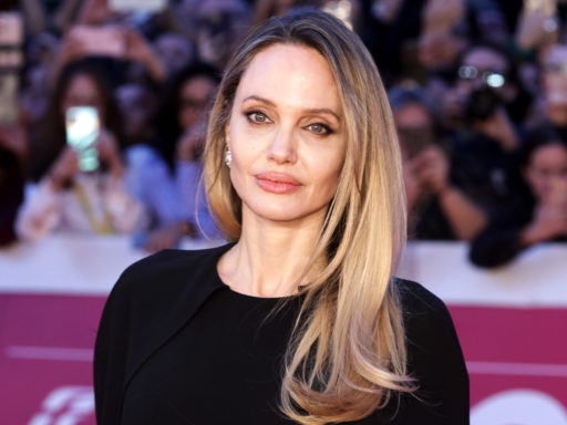 Анджелина Джоли