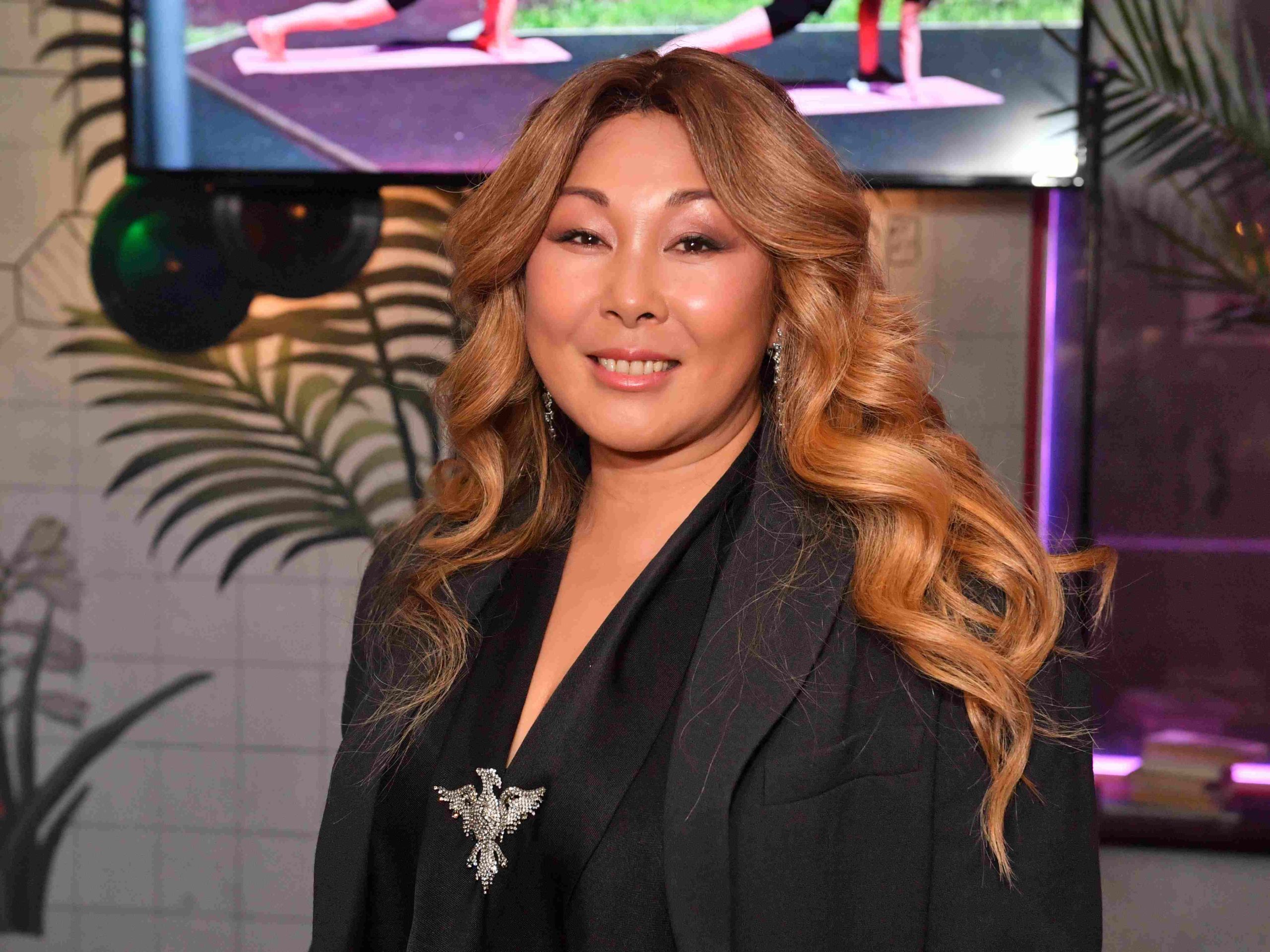 Анита Цой показала любимого мужа, которого отселила в соседний дом