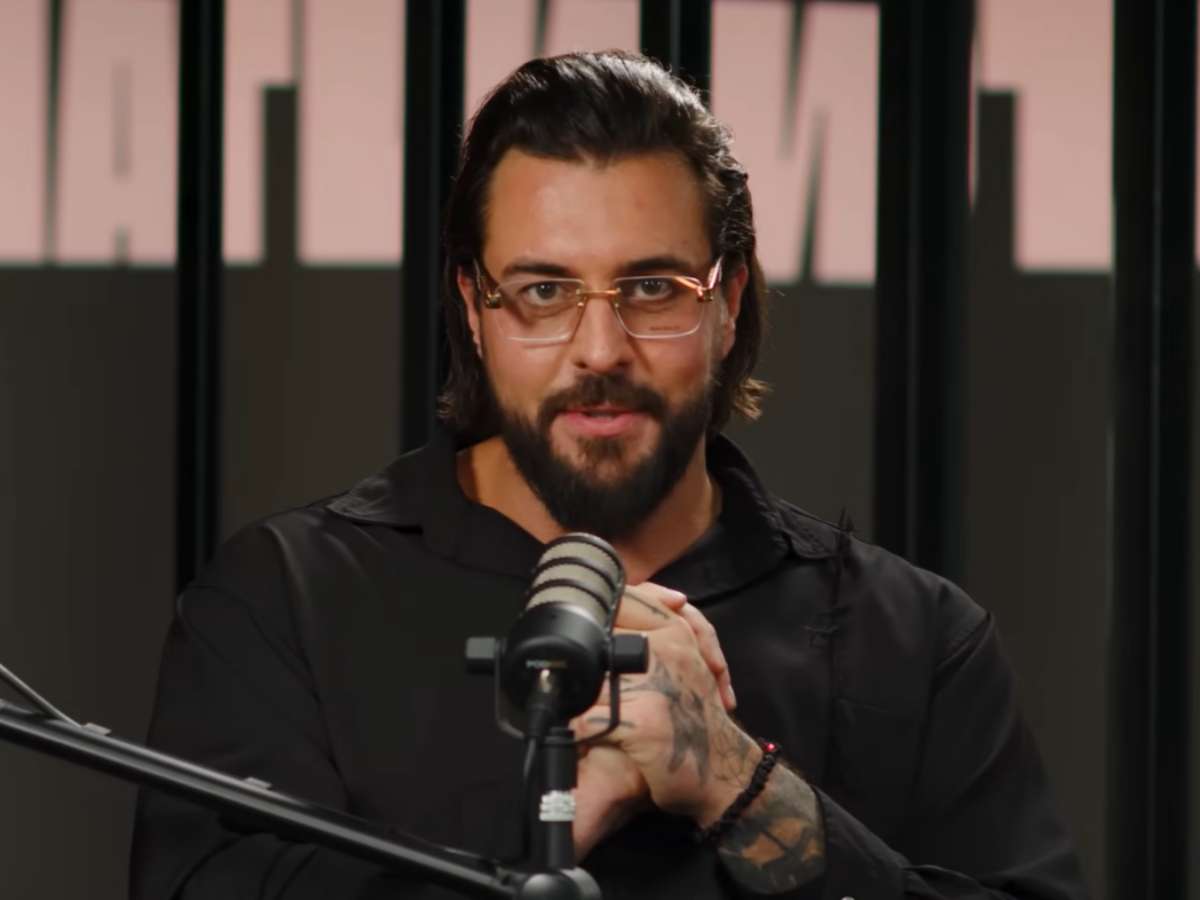 Дети плакали, мама кричала, у девушки случилась истерика: в Балашихе простились с популярным ведущим Антоном Штейном