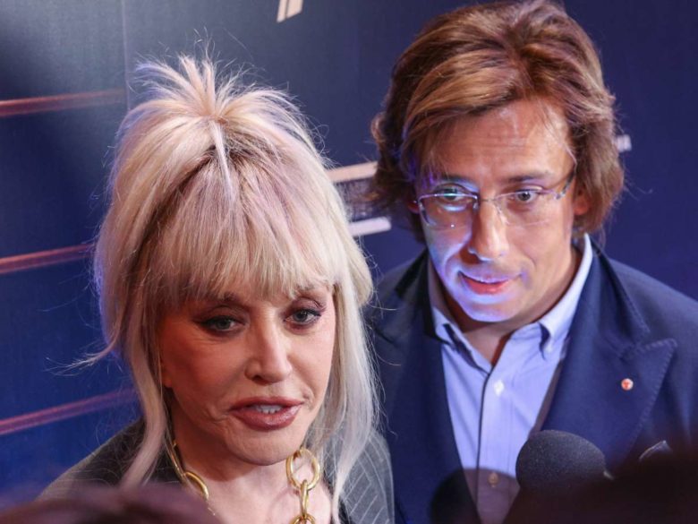 Максим Галкин* с детьми в Нью-Йорке, пока Алла Пугачева одна на Кипре: свежее фото Примадонны без ретуши